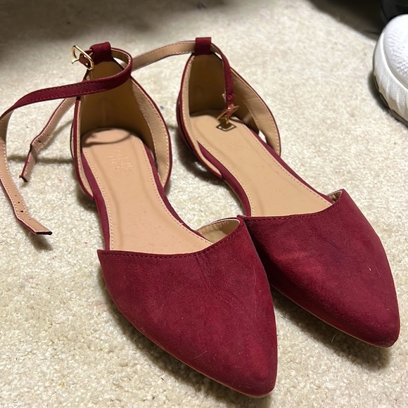 Charlotte Russe Pointed-Toe Flats - Picture 2 of 2